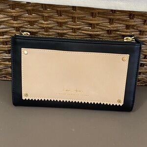 INDIA HICKS EXPANDABLE WALLET